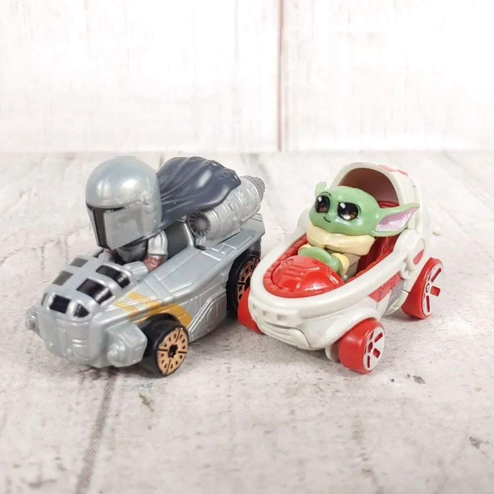Hot Wheels Racer Verse - STAR WARS The Mandalorian & Grogu Baby Yoda - Cars Toys